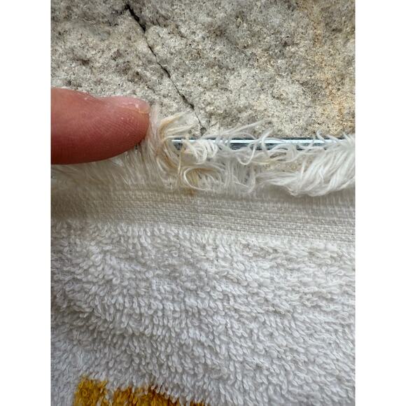 Vintage cannon yellow and gold rose hand towel - Picture 2 of 11